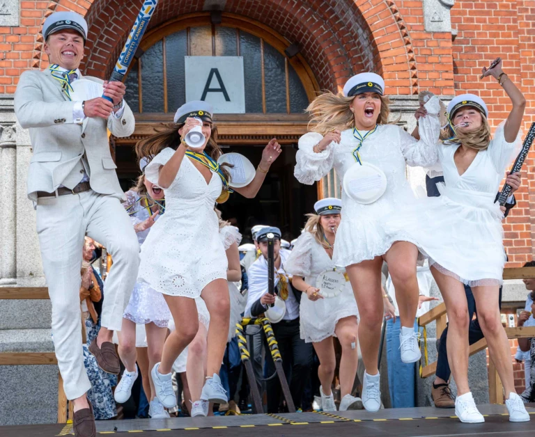 Studentutspring den 13 juni.