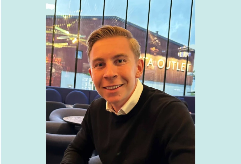 Rasmus har gått på Söderslättsgymnasiets ekonomiprogram.